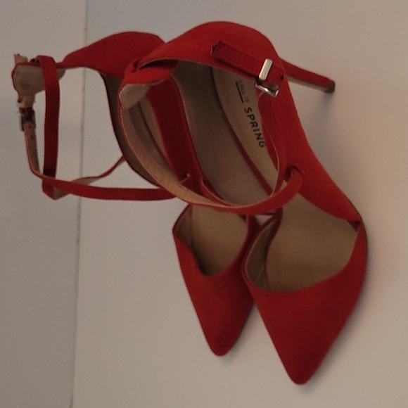 Red High heels - Picture 4 of 5